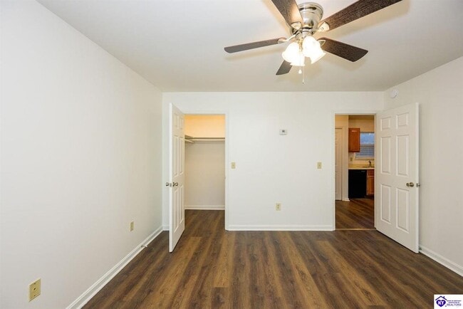 Building Photo - 113 College Street Rd