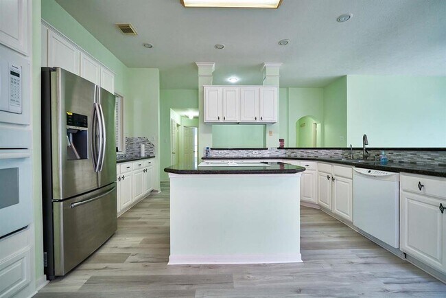 Building Photo - 4503 Oak Valley Dr