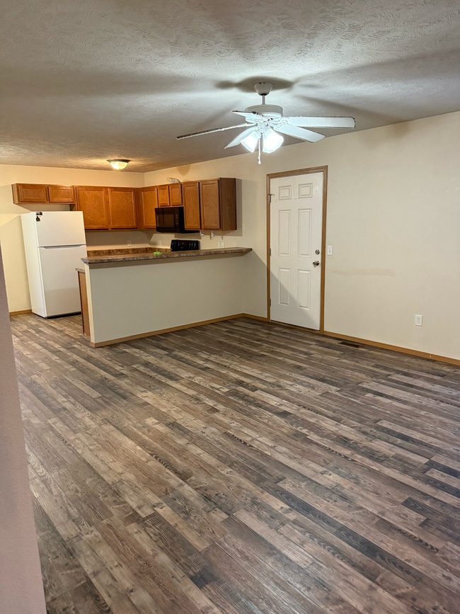 Building Photo - 5605 W Longleaf Dr