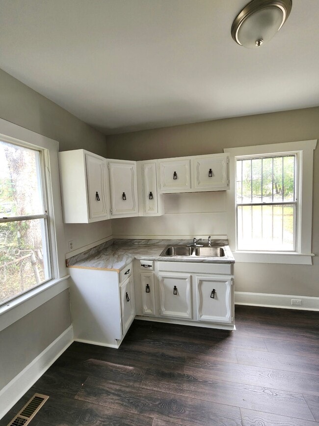 Building Photo - 1521 27th Street Ensley