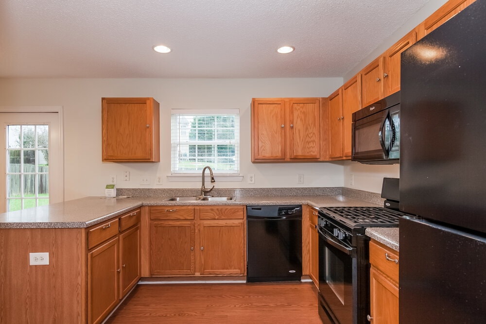 Building Photo - 2033 Stargrass Ct