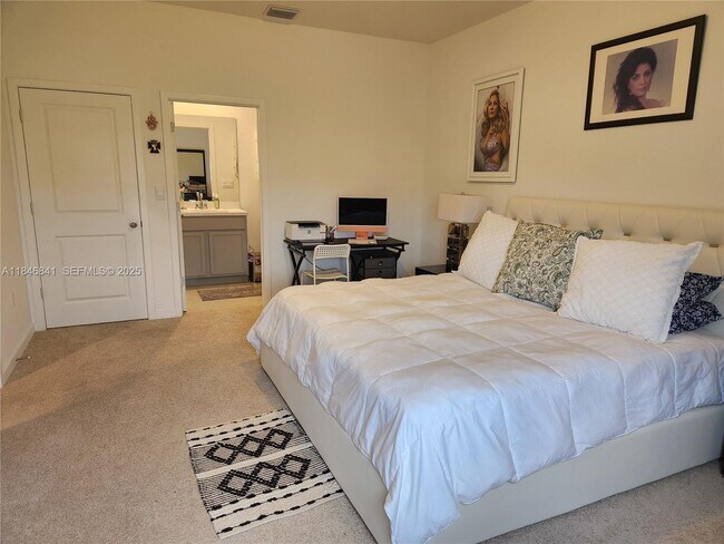 Building Photo - 880 NW 3rd Way