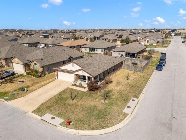 Building Photo - 137 Hematite Ln