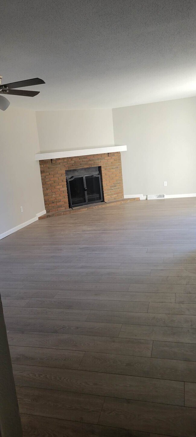 Building Photo - 2512 Plum Leaf Ln