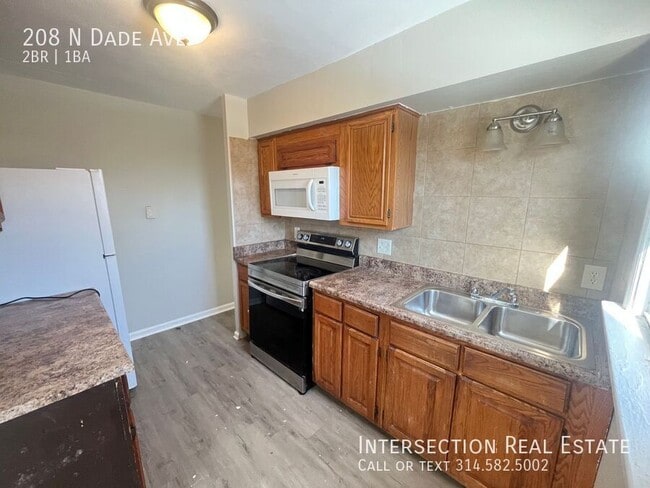 Building Photo - 208 N Dade Ave