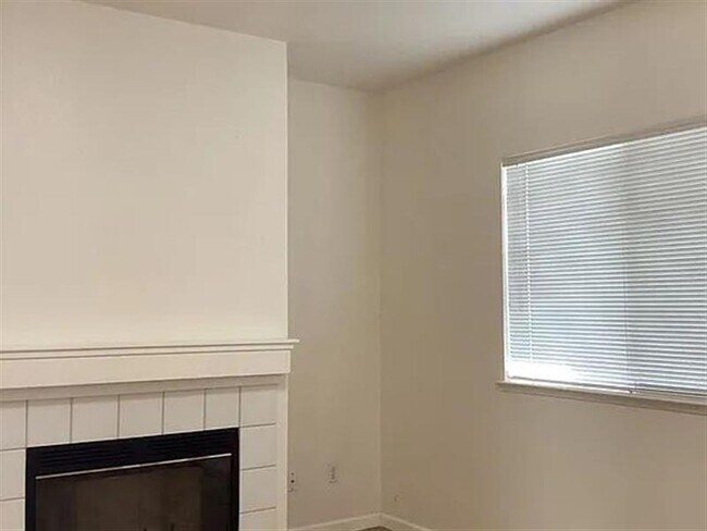 Building Photo - DREAM HOME