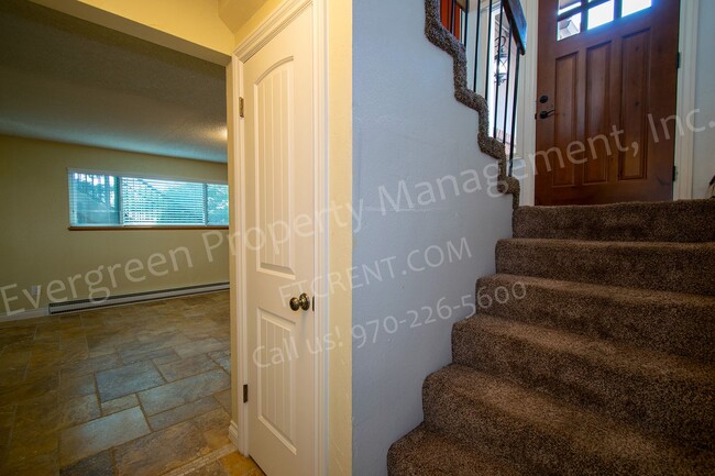 Building Photo - Fantastic 4 bedroom, 2 bathroom near Overl...