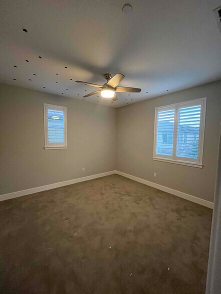 Building Photo - 333 Emory Ct