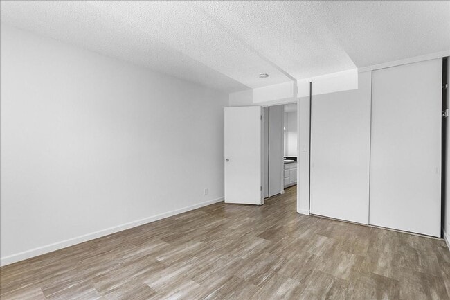 Building Photo - 955 Shorepoint Ct