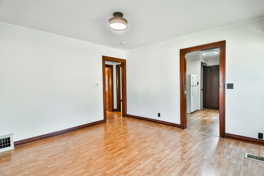 Building Photo - 855 Wood Ave
