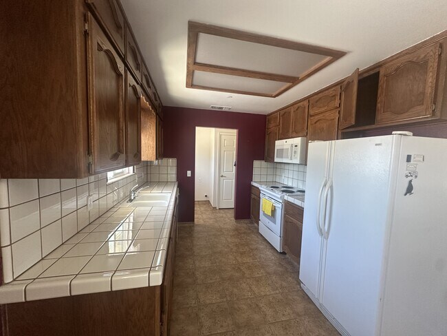 Building Photo - 43287 Lower Hilltop Ln