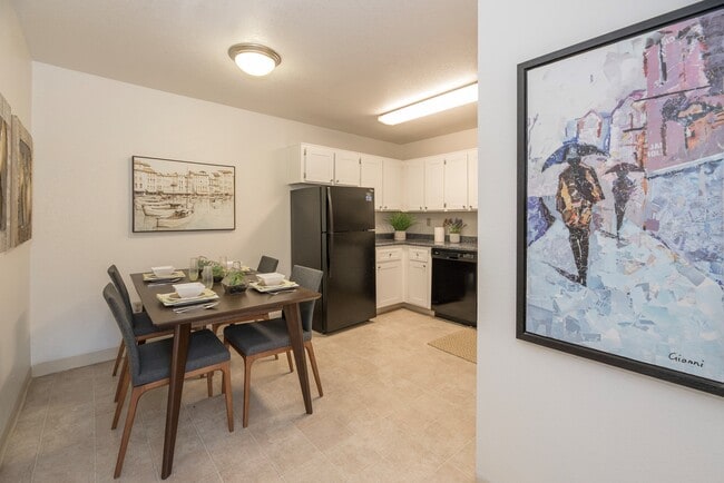 2x2 Model Home - River Pointe