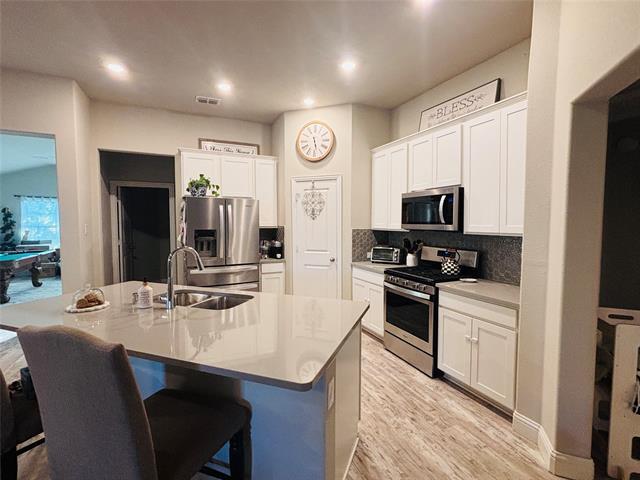 Building Photo - 6820 Elm St