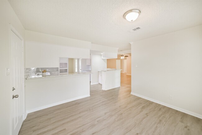 Building Photo - 1011 Baltic Ln