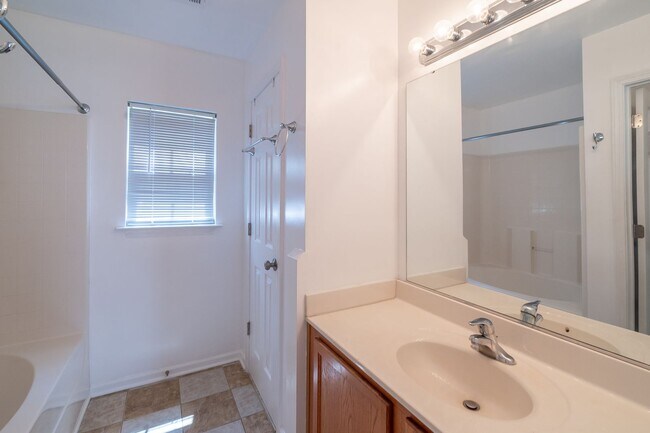 Building Photo - 1053 Brianna Way