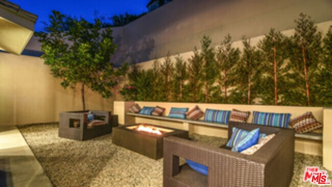 Building Photo - 649 Cross Ave