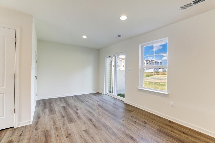 Building Photo - 47 Orch Grn Dr