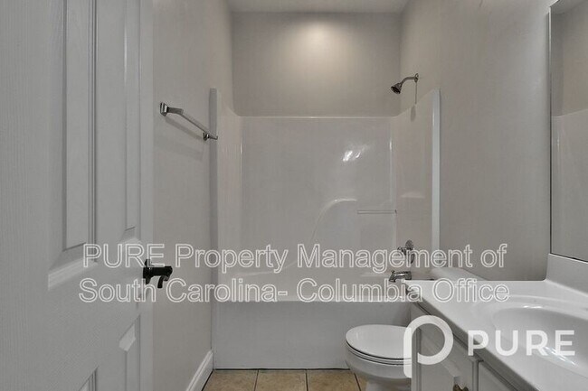 Building Photo - 4 Hunters Pond Dr