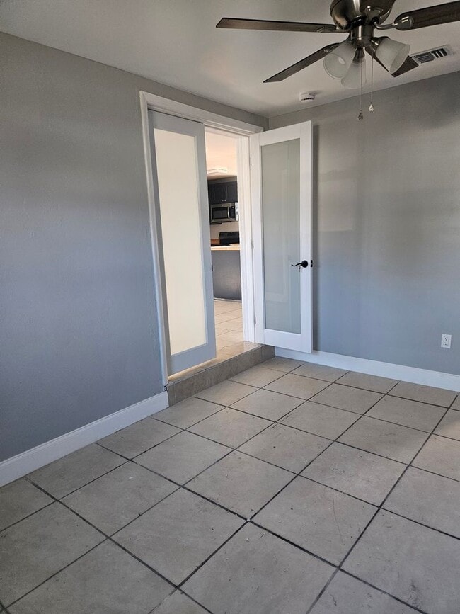 Building Photo - 3 bedroom 2 bath home