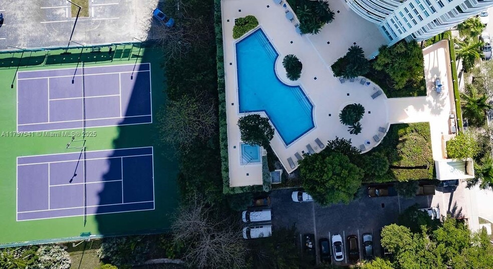 Building Photo - 2475 Brickell Ave