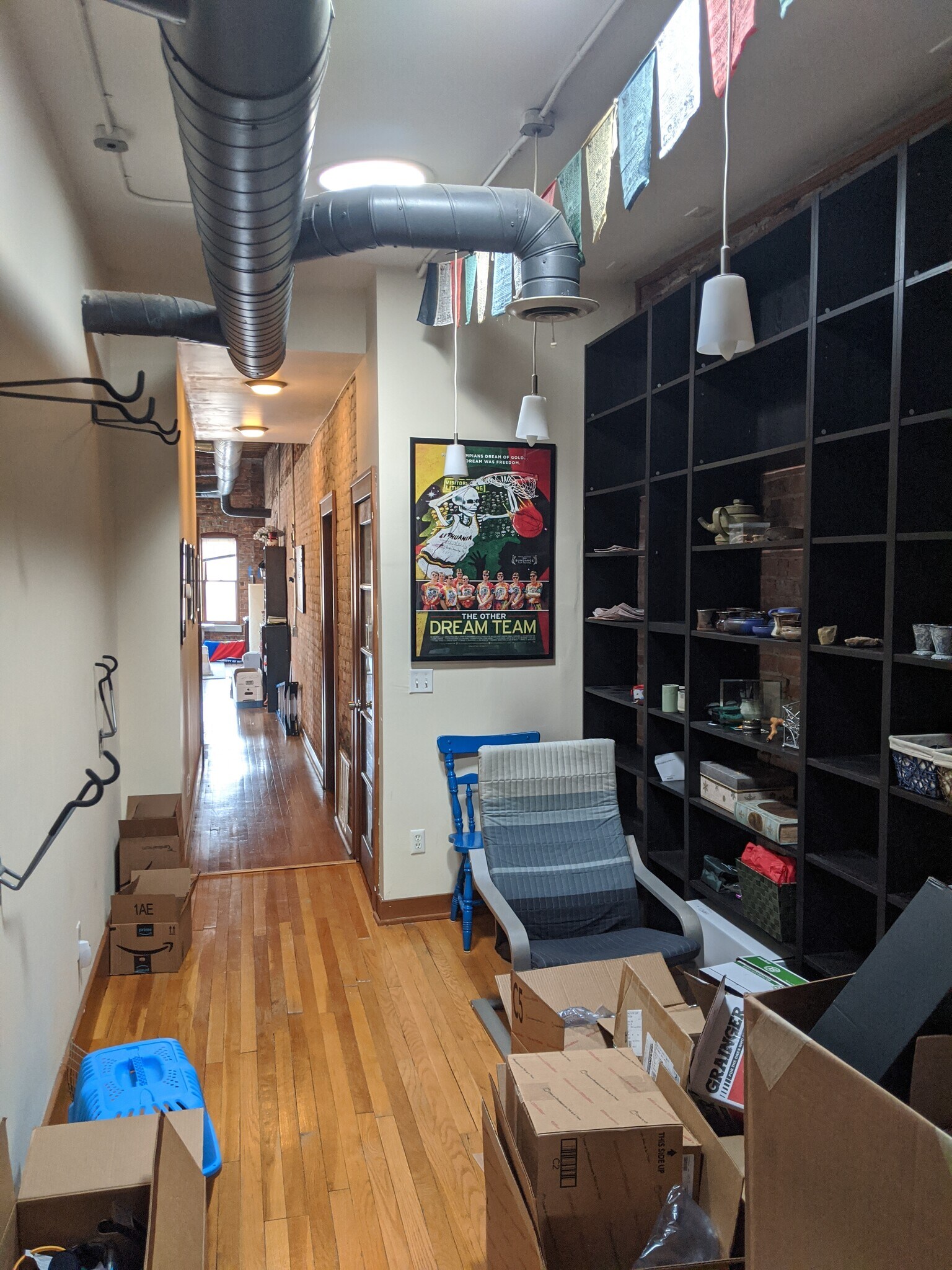 Bonus storage - 3933 Trumbull St