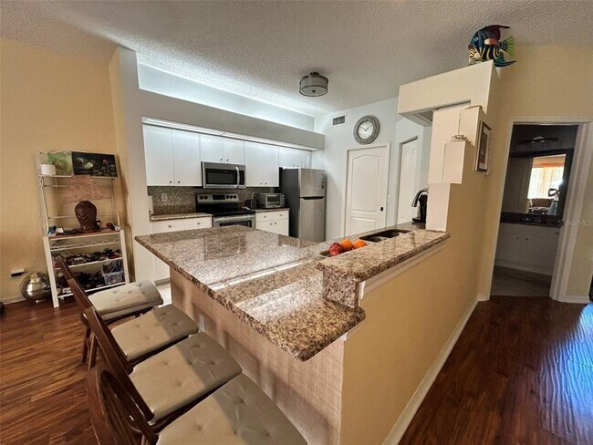 Building Photo - 245 Hemingway Dr