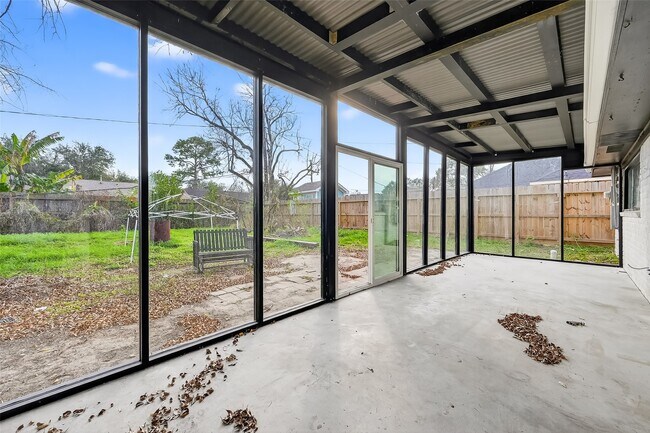 Building Photo - 11107 Cedarview Ln