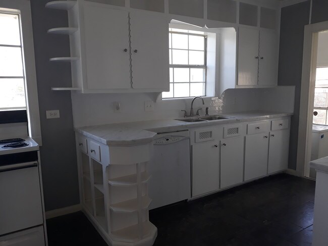 kitchen with countertops. - 2021 Santa Rosa St