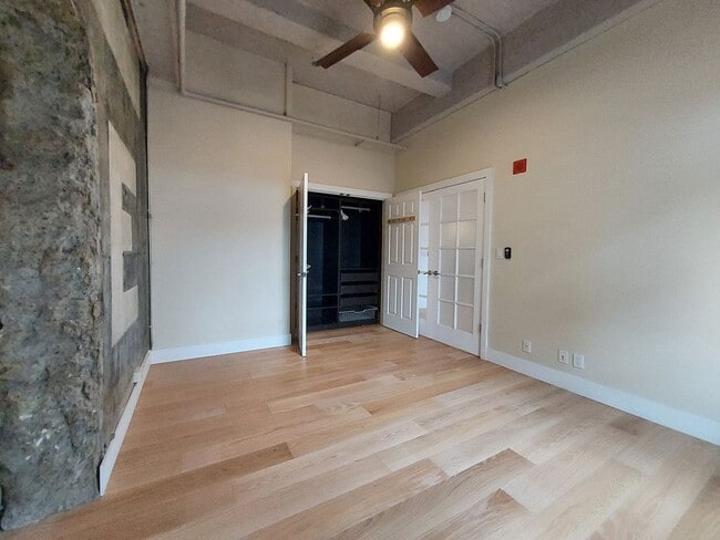 Building Photo - One of a kind 1 bedroom in historic building!