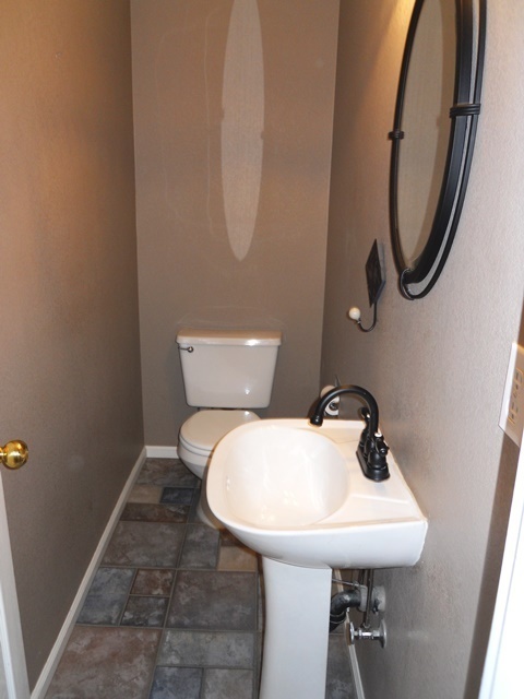 Building Photo - Three Bedroom Home in Wolf Creek, near Fox...