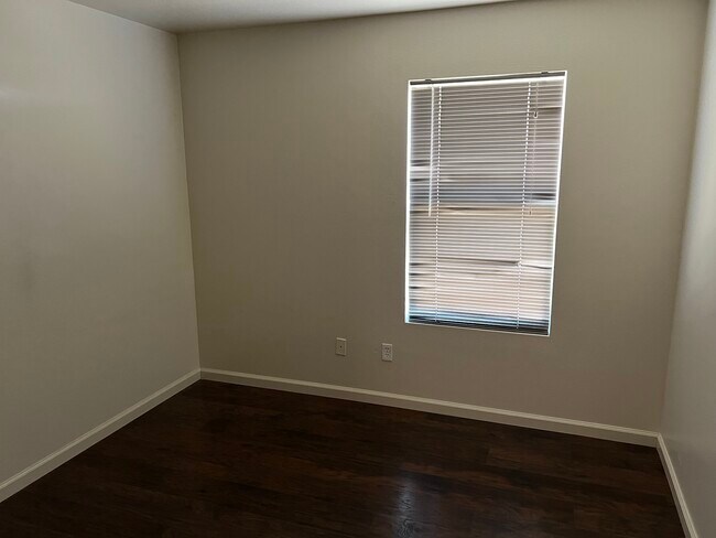 Building Photo - 1253 Lullabrooke Ct