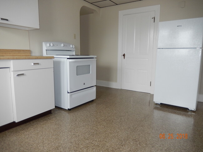 Kitchen - 300 W Maple St