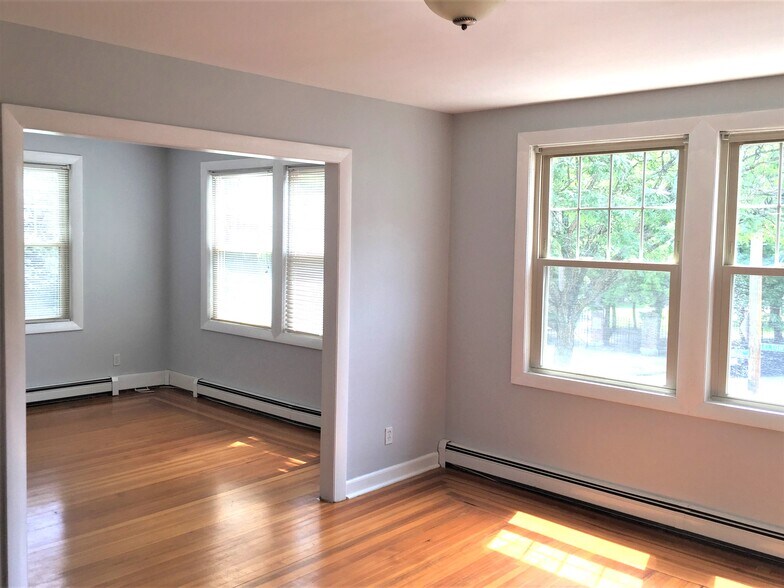 separate living and dining rooms - 142 Humboldt Ave