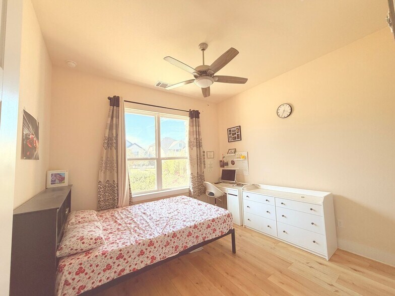 Building Photo - 1832 Indian Apple Wy