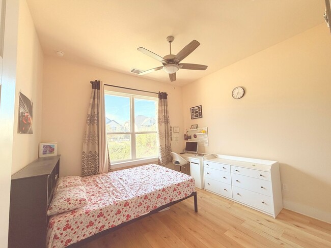 Building Photo - 1832 Indian Apple Wy