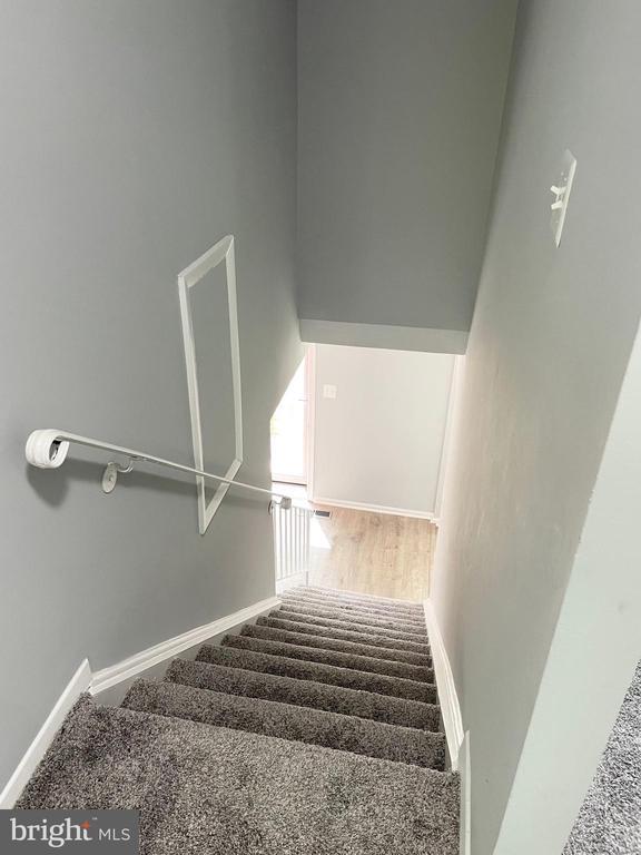 Building Photo - 1928 Rainbow Ct