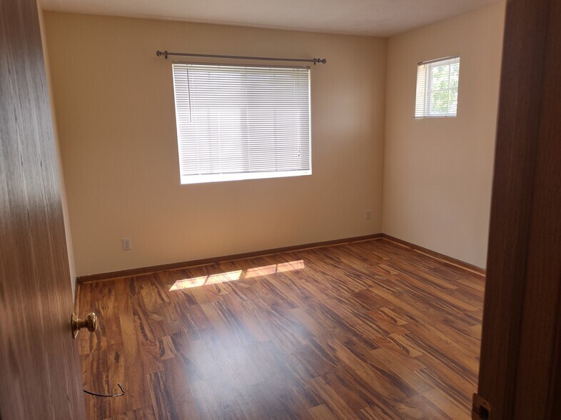 Building Photo - 1230 Murray St NE