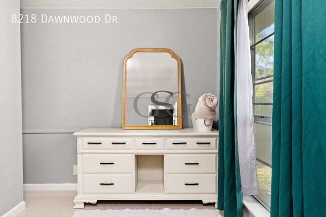 Building Photo - 8218 Dawnwood Dr