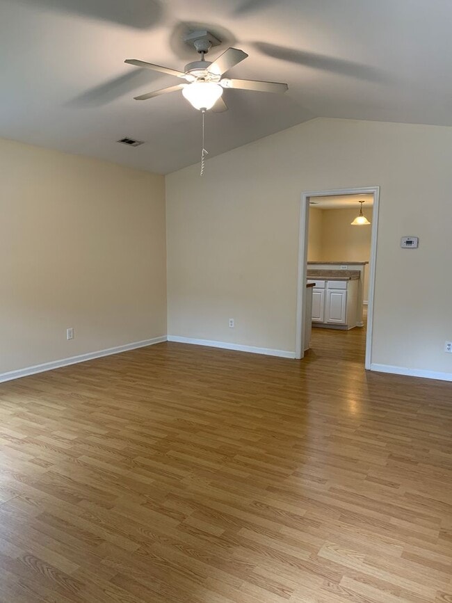 Building Photo - $500 OFF 1ST MONTHS RENT! Lawncare INCLUDED! 3 Bedroom, 2 Bath House