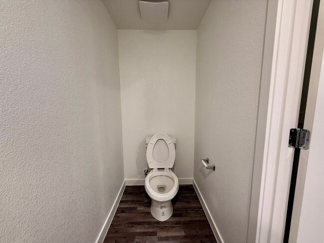 Building Photo - BRAND NEW 3 BED 2.5 BATH 2 CAR GARAGE TOWNHOUSE W/ LOFT IN CADENCE COMMUNITY