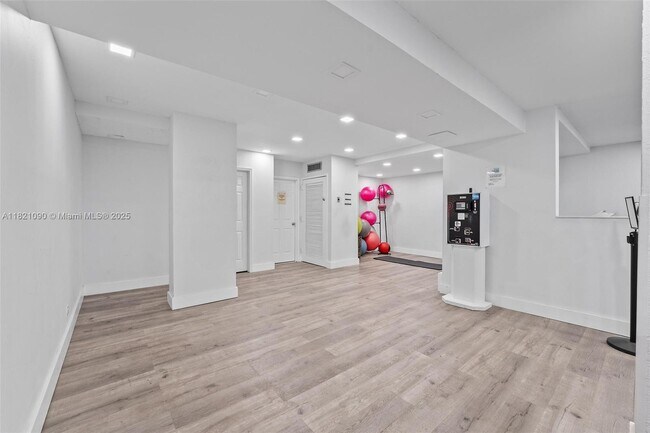 Building Photo - 230 174th St