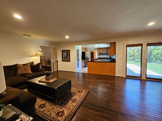 Building Photo - Exceptional Single-Story Home in Prime Upl...