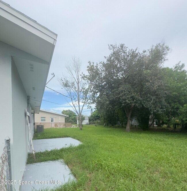 Building Photo - 2511 Sarno Rd