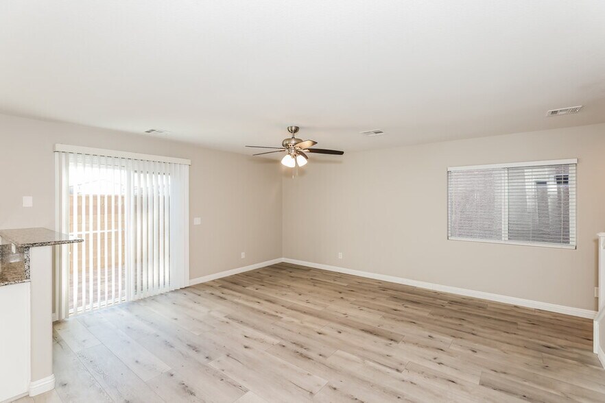 Building Photo - 8273 Oliver Twist Ln