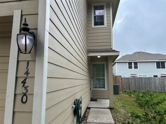 Building Photo - 14430 Fairbuff Ln