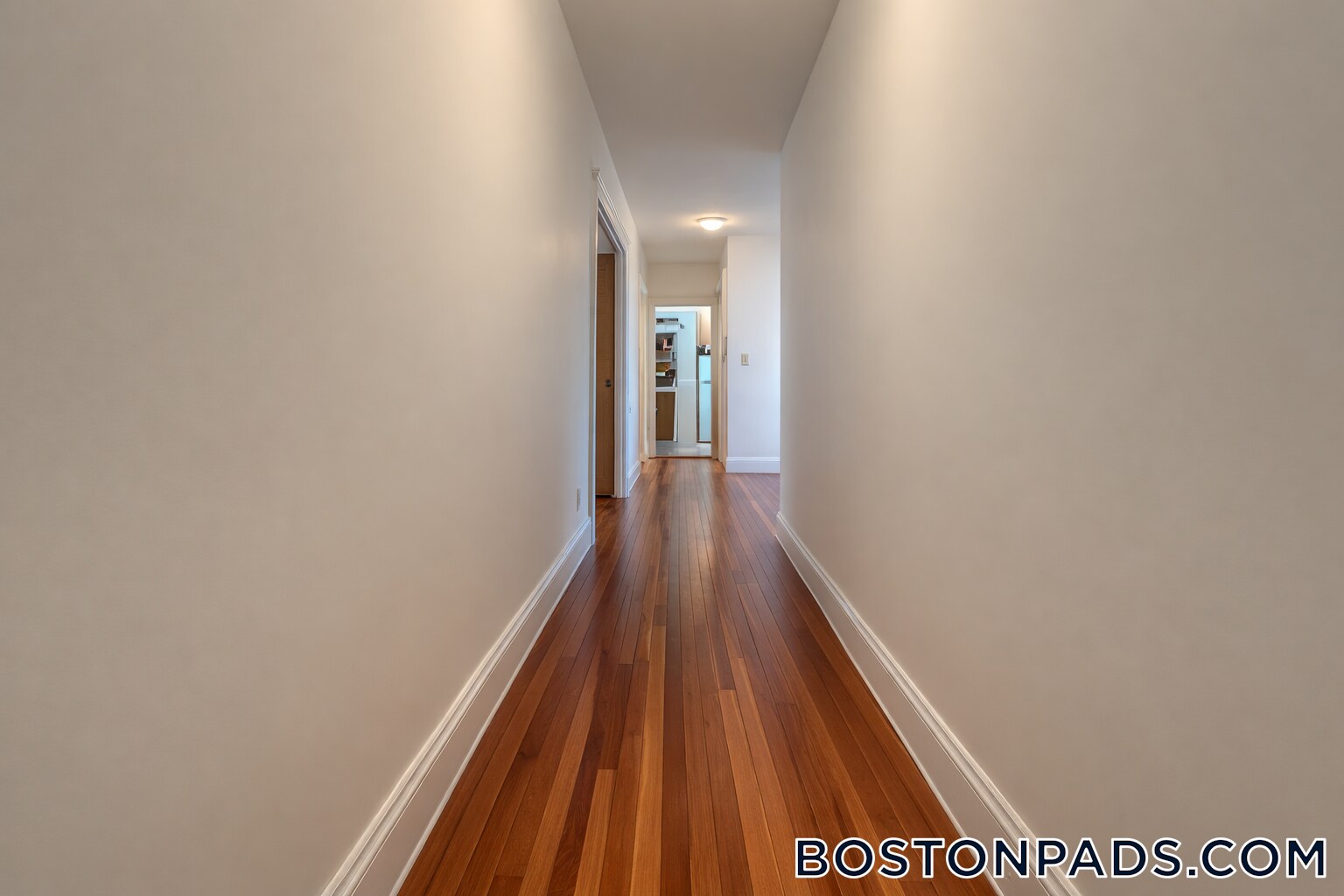 Building Photo - 143 Park Dr