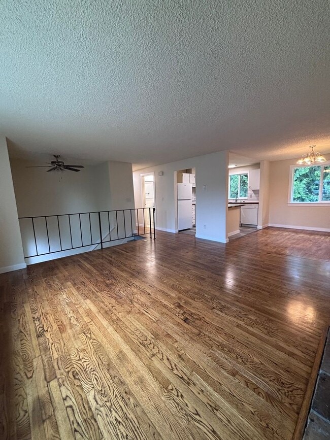 Building Photo - Desired NE Tacoma Community
