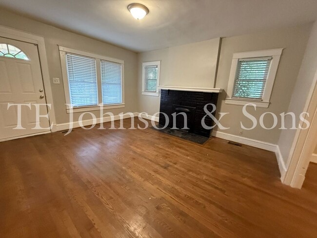 Building Photo - 2 Bedroom Home in Washington Park