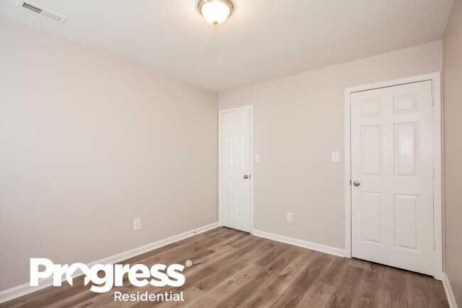 Building Photo - 8932 Steelechase Dr