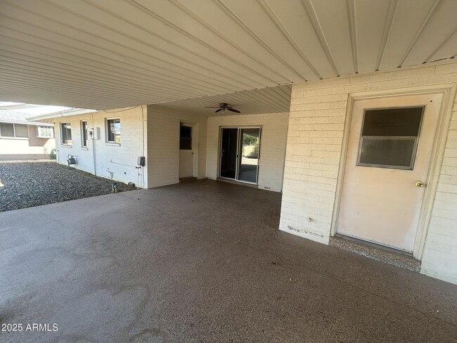 Building Photo - 10344 W Salem Dr